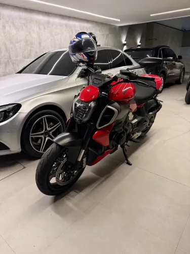 Moto pronta pra viagem