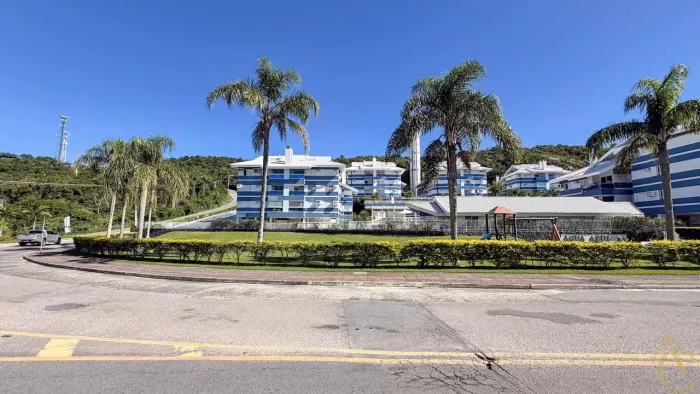 Apartamento para alugar - 3 quartos sendo 1 suíte - Praia Brava | Florianópolis/SC.
