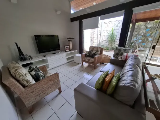 Imóvel para venda possui 140 metros quadrados com 3 quartos em Centro - Armação dos Búzios