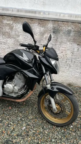 Linda CB 300r