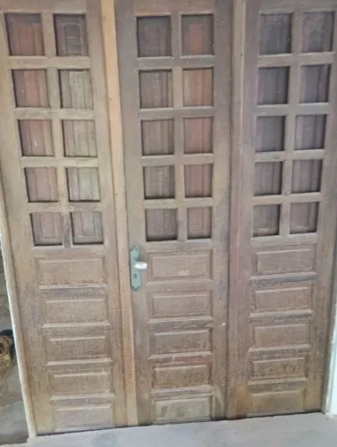 2 portas e 1 janela de madeira Massaranduba 