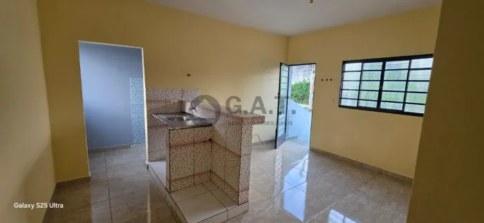 Casa para Locação na Vila Leopoldina em Sorocaba-SP: 1 Quarto, 1 Sala, 1 Banheiro, 40m² de