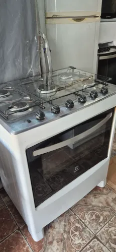 FOGÃO ELECTROLUX 5 BOCAS . AUTOMÁTICO