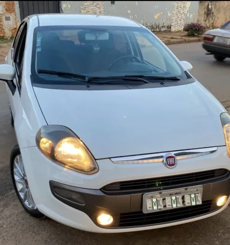 Fiat Punto Essence 1.6 Flex 16V 5P 2016