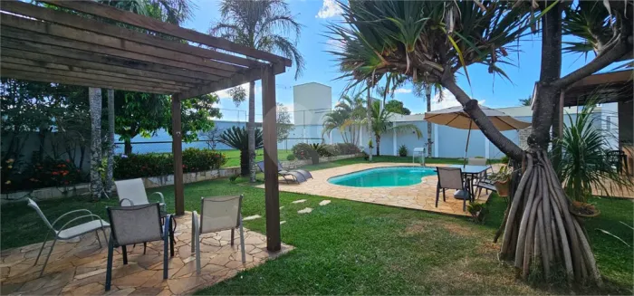 Linda e ampla casa em Condomínio fechado em Piracicaba