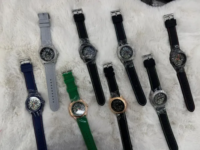 Relógio Bvlgari Octo analógico 