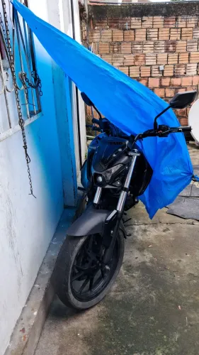 Vendo ou troco esta Fz15, moto quitada. 