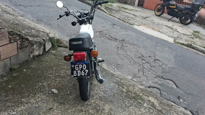 Moto placa preta de colecionador no documento
