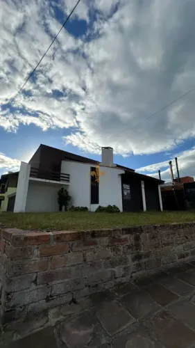 Casa Comercial para Aluguel em Torres REF: 125