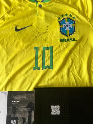 Camisa do Brasil autografada por Neymar Jr