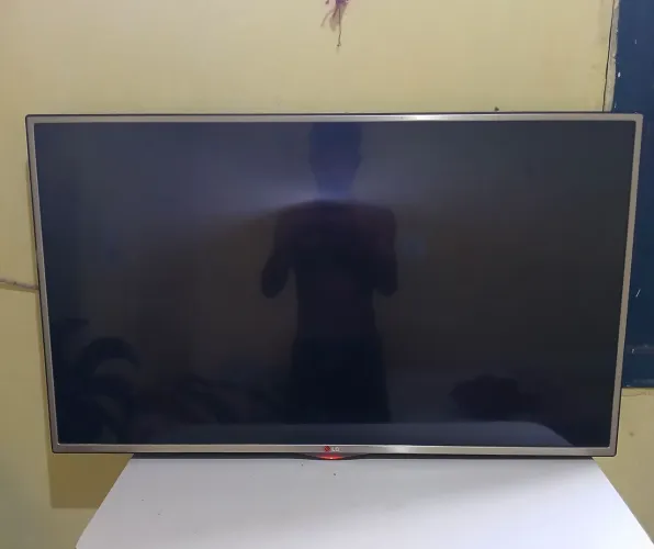 Vendo TV LG com urgência
