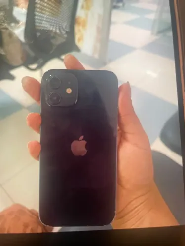 Vendo iPhone 12 usado excelente