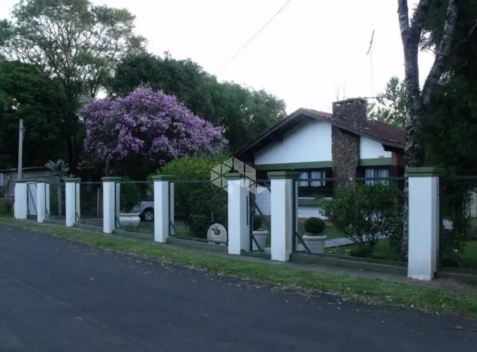 Casa no Lago Negro, 4 dormitórios com 130m², bairro Planalto em Gramado.