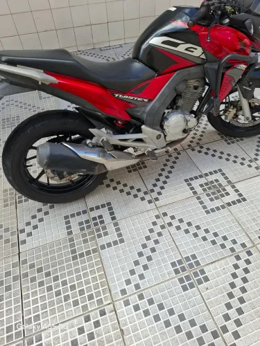 Vendo cb 250f Twister
