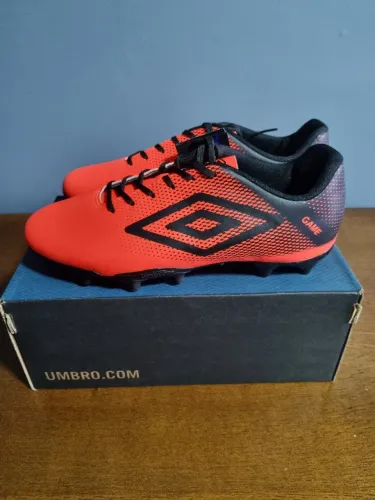 Chuteira Campo Umbro Game - Número 43 - Nova