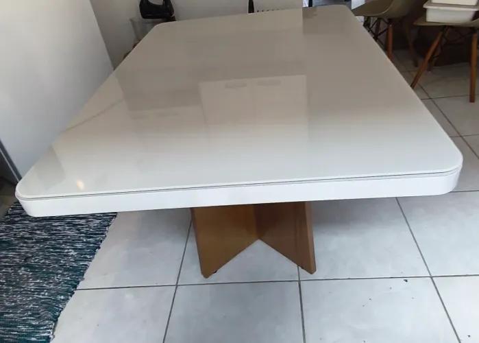 Vendo mesa tampo de vidro para 4 cadeiras semi-novo