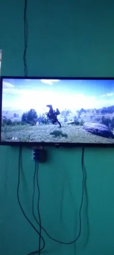 Xbox One S usado, sem controles perfeitos, com mais de 100 jogos.