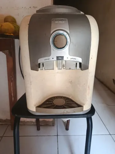 VENDO GELAGUA ESMALTEC 