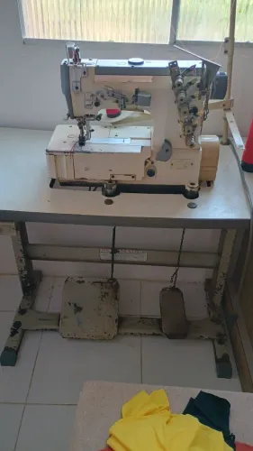 Máquina de costura