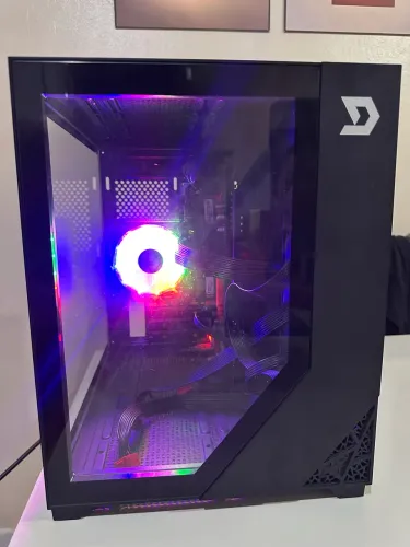 Pc gamer Xeon pra sair rápido 