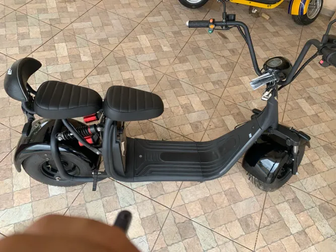 Scooter elétrica com apenas 139 km