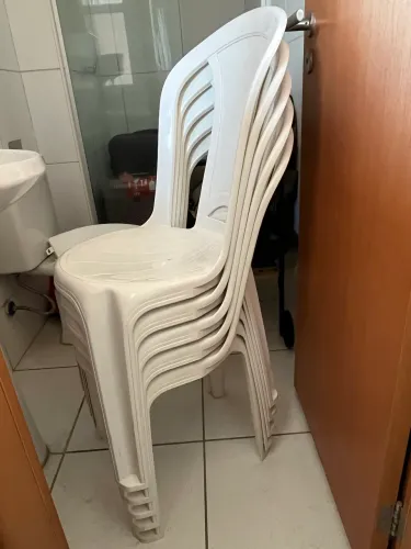 Cadeira de plástico 