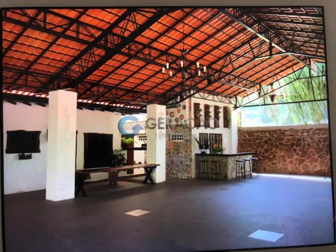 Sítio para venda com 4 quartos sendo 2 suítes - 10.000 m² de terreno - No bairro Parque In