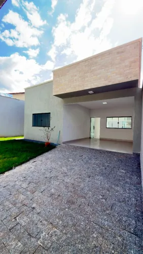 VENDO CASA NOVA NO SETOR JD. BALNEÁRIO MEIA PONTE
