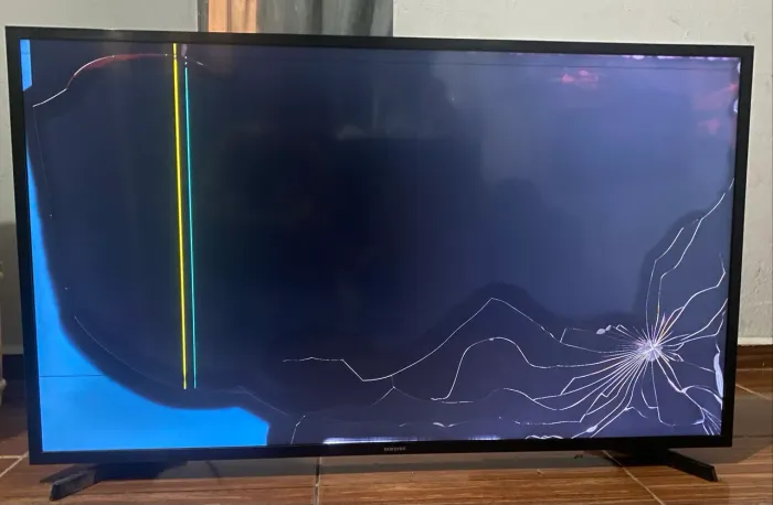 TV Samsung 43? Smart - Display quebrado (UN43T5300)