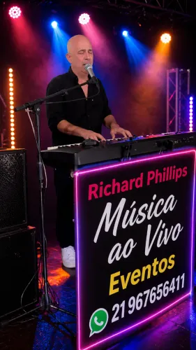 Cantor Música ao Vivo 650 reais