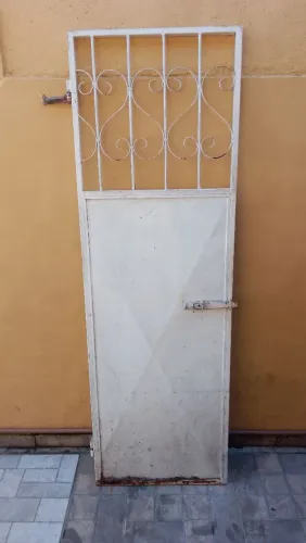Porta de ferro