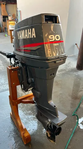 Motor de popa Yamaha 