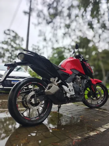HONDA CB 300F TWISTER ABS 2023 - IMPECÁVEL!
