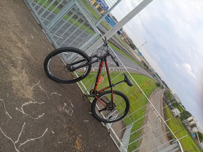 Vendo bike aro 29 zerada de tudo 1800