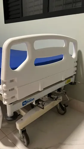 Cama Hospitalar 8 meses de uso.
