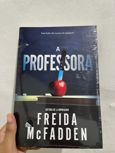 LIVRO A PROFESSORA FREIDA MCFADDEN