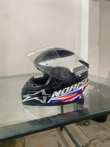 Capacete Norisk Reino Unido