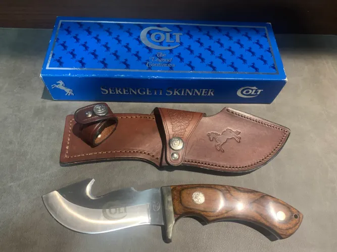Faca Colt Serengeti Skinner