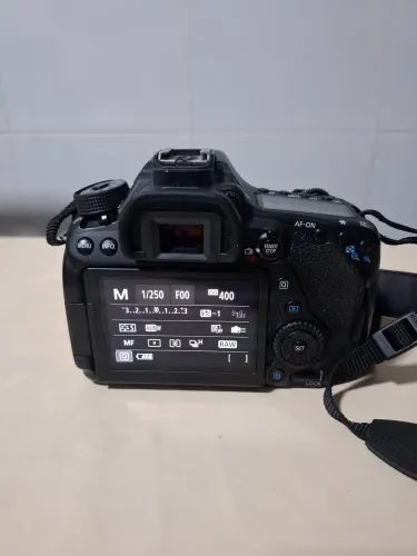 Canon 80D