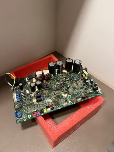 Placa eletrônica de condensadora Gree multi split 36000 BTUs