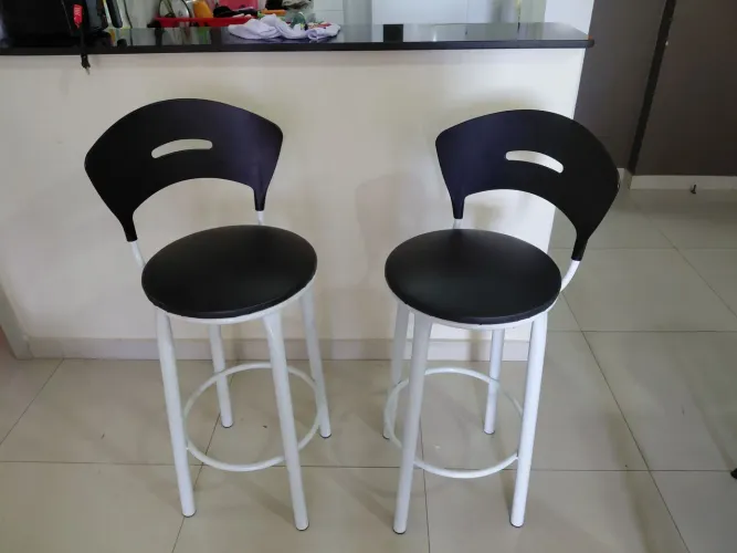 Vendo essas duas cadeiras por 250