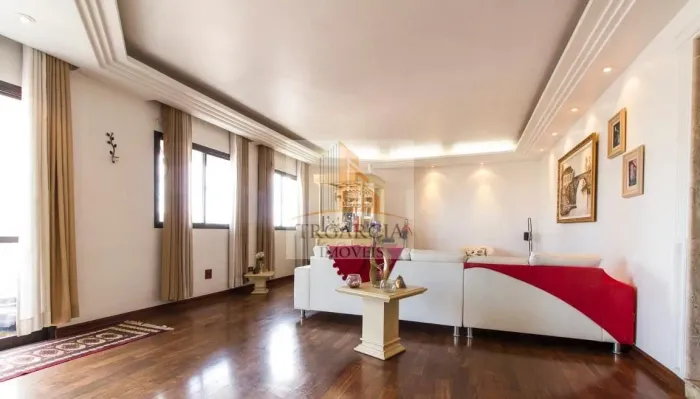 Espaçoso apartamento de 185M² no Tatuapé com 3 suítes e 5 banheiros por R$1.3M para venda