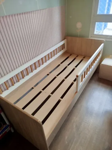 Cama solteiro praticamente nova Casa Tema
