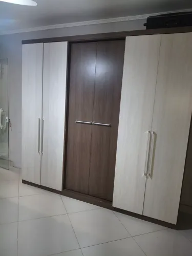 Vendo guarda-roupas