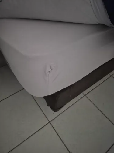 Cama de casal 140