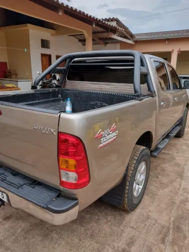 Toyota Hilux CD D4-d 4X4 2.5 16V 102cv TB Dies. 2006