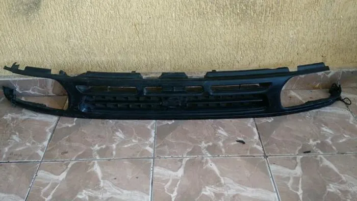 Grade com bigode de lata Nissan Pathfinder 1998