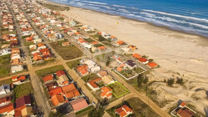 Lindo lote na praia de Jaguaruna 