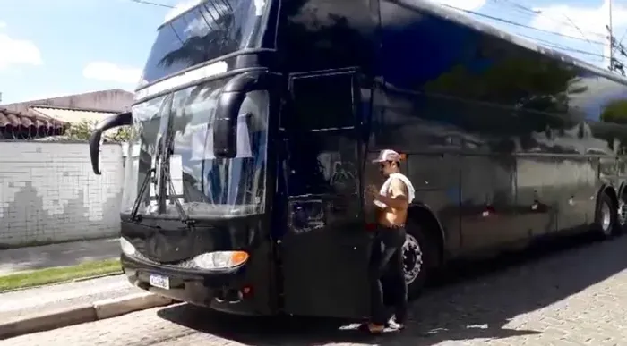 ÔNIBUS SCANIA COMPLETAO SEMI AUTOMÁTICO