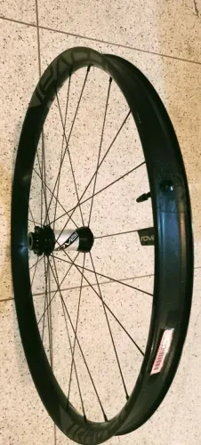 Roda de Bicicleta dianteira aro 27.5 Roval traverse specialized Fuse 